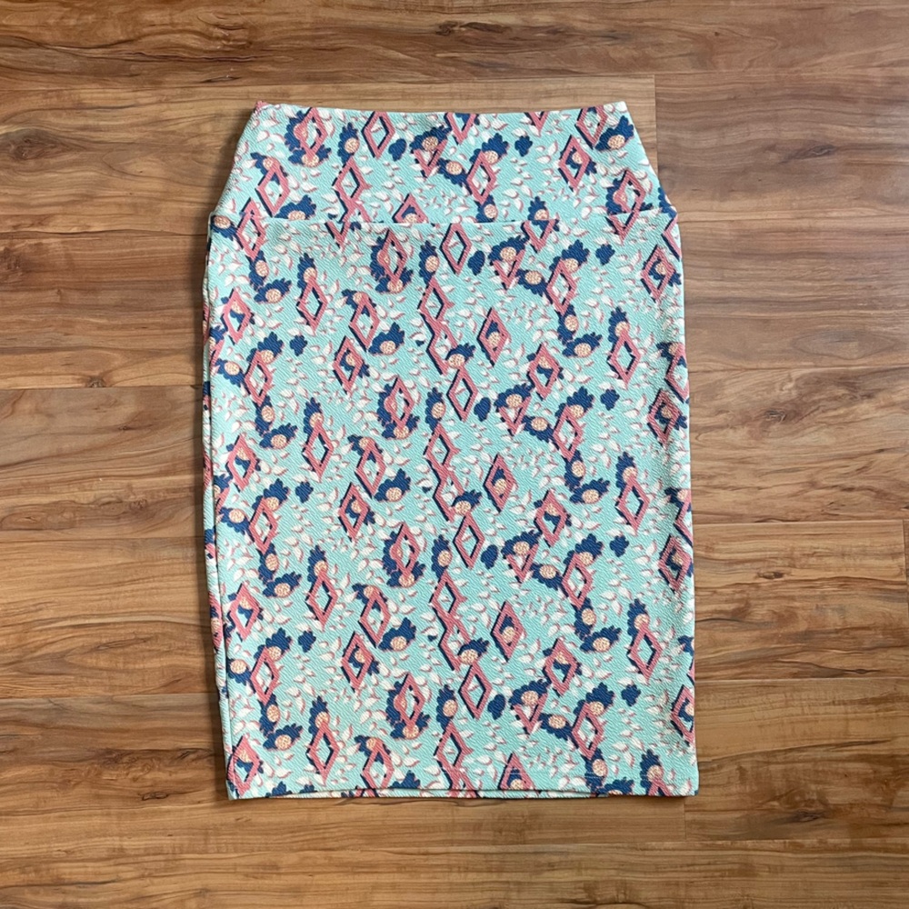 LuLaRoe S Cassie NWOT Blue Pencil Skirt Pastel Business Casual Office